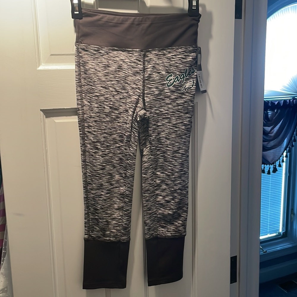 Phila Eagles girls cropped leggings NWT SZ 10/12